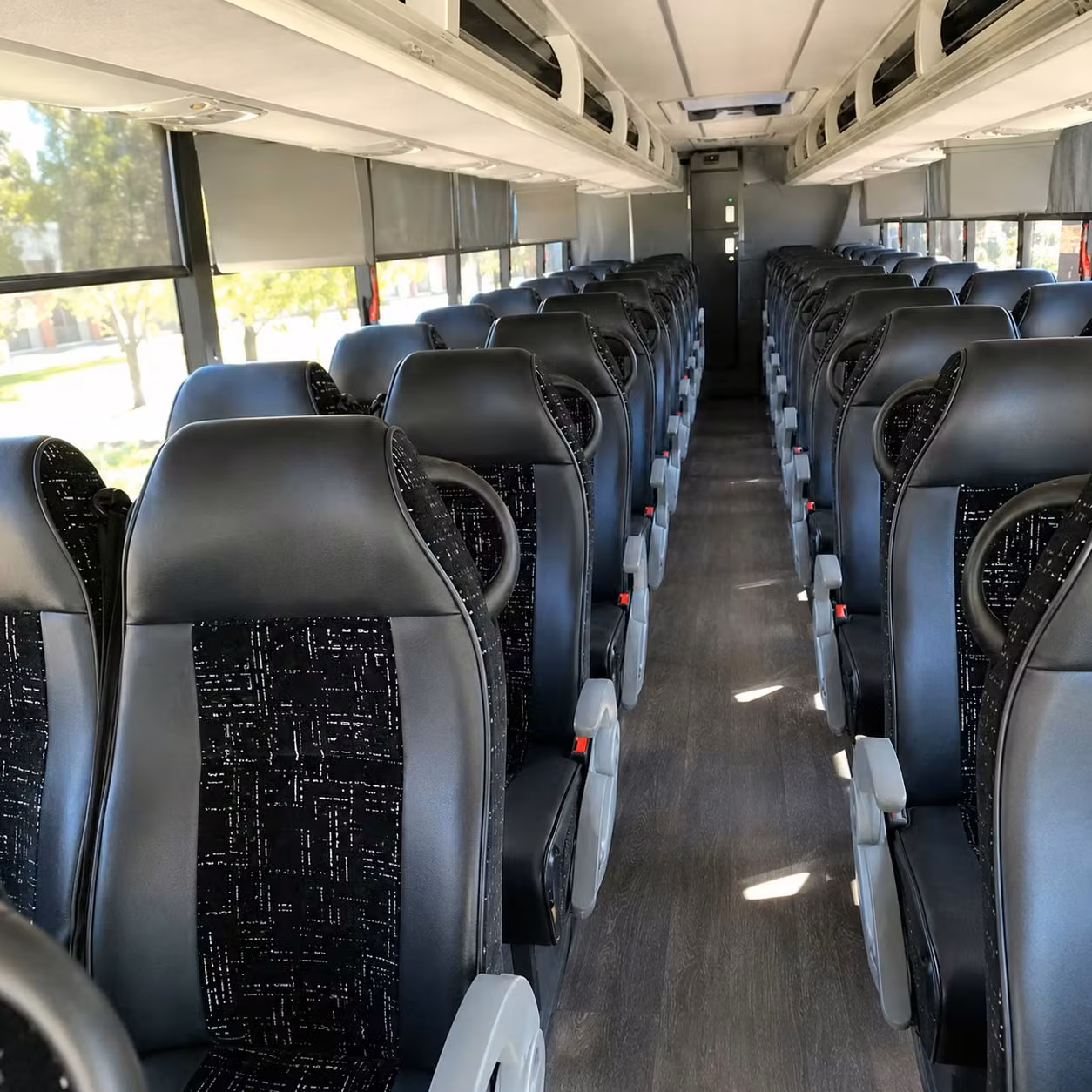 cross northeast ohio with charter bus rentals for school groups field trips