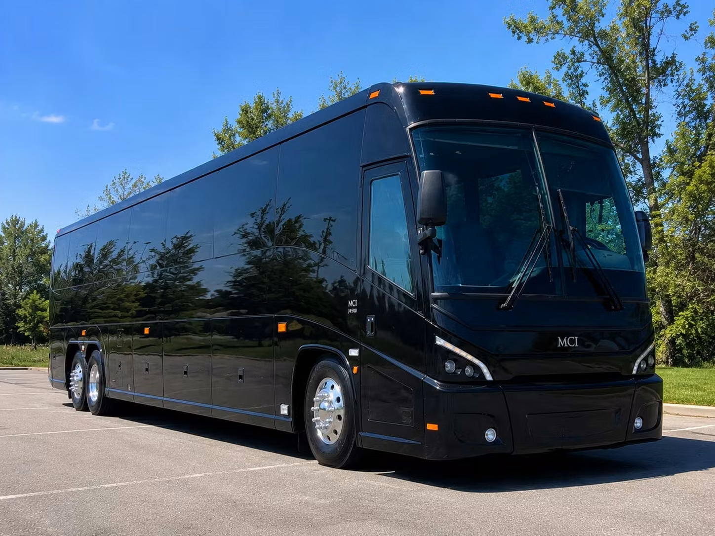 minibus rentals in cleveland for smaller prom groups who want privacy without the party bus price tag