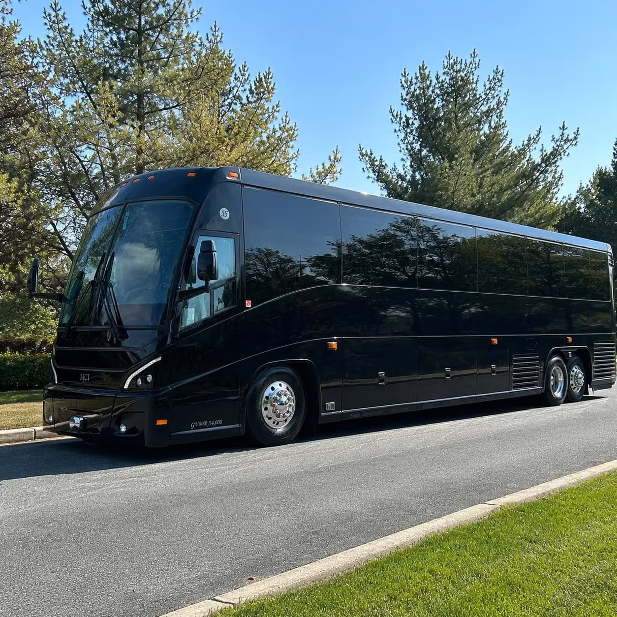 with charterbusrentalclevelandoh com you get military personnel transportation near 910th airlift wing and youngstown air reserve station